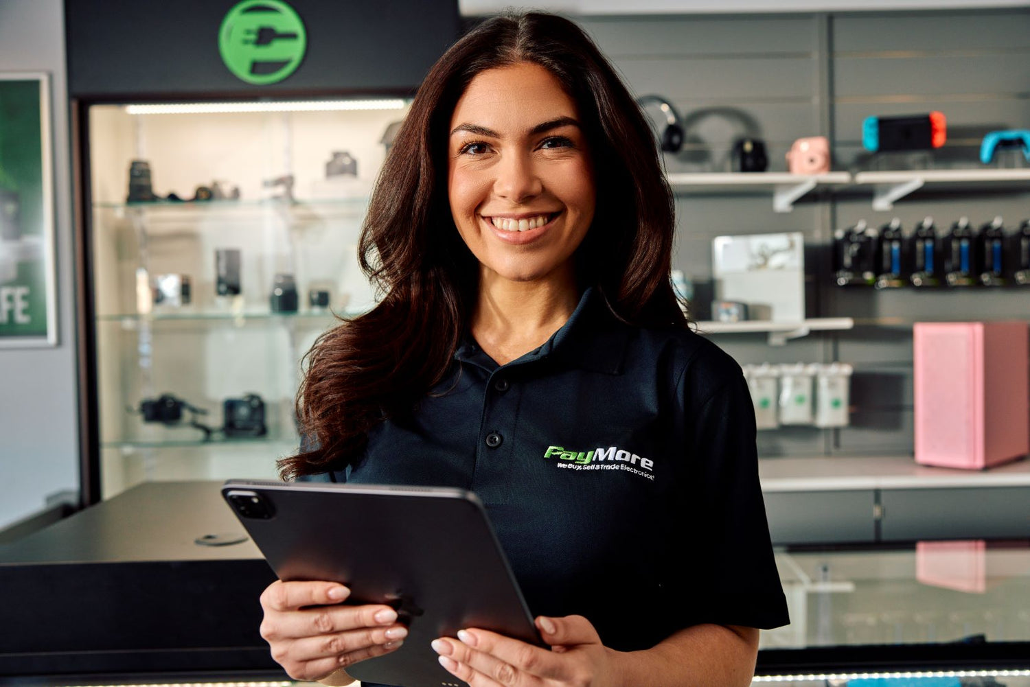 employee holding a tablet