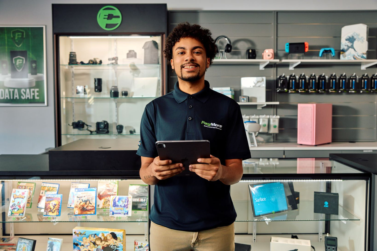 employee holding a tablet